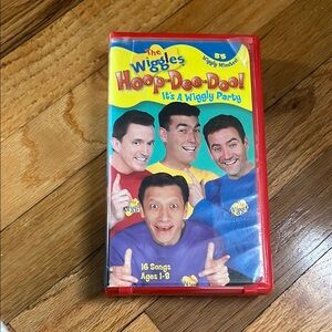 The Wiggles Hoop-Dee-Doo! VHS Wiggly Party 2001 Children’s Tape Untested vintage